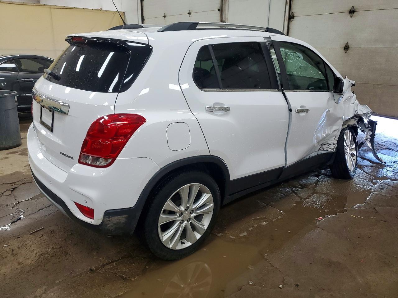 2020 Chevrolet Trax Premier - Image 3