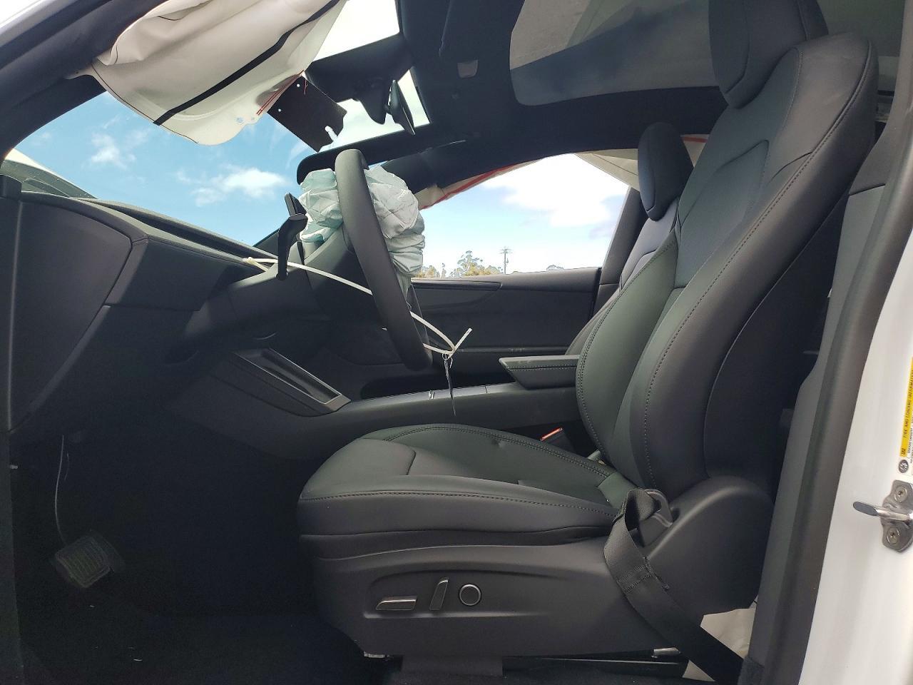 2026 Tesla Model Y - Фото 7