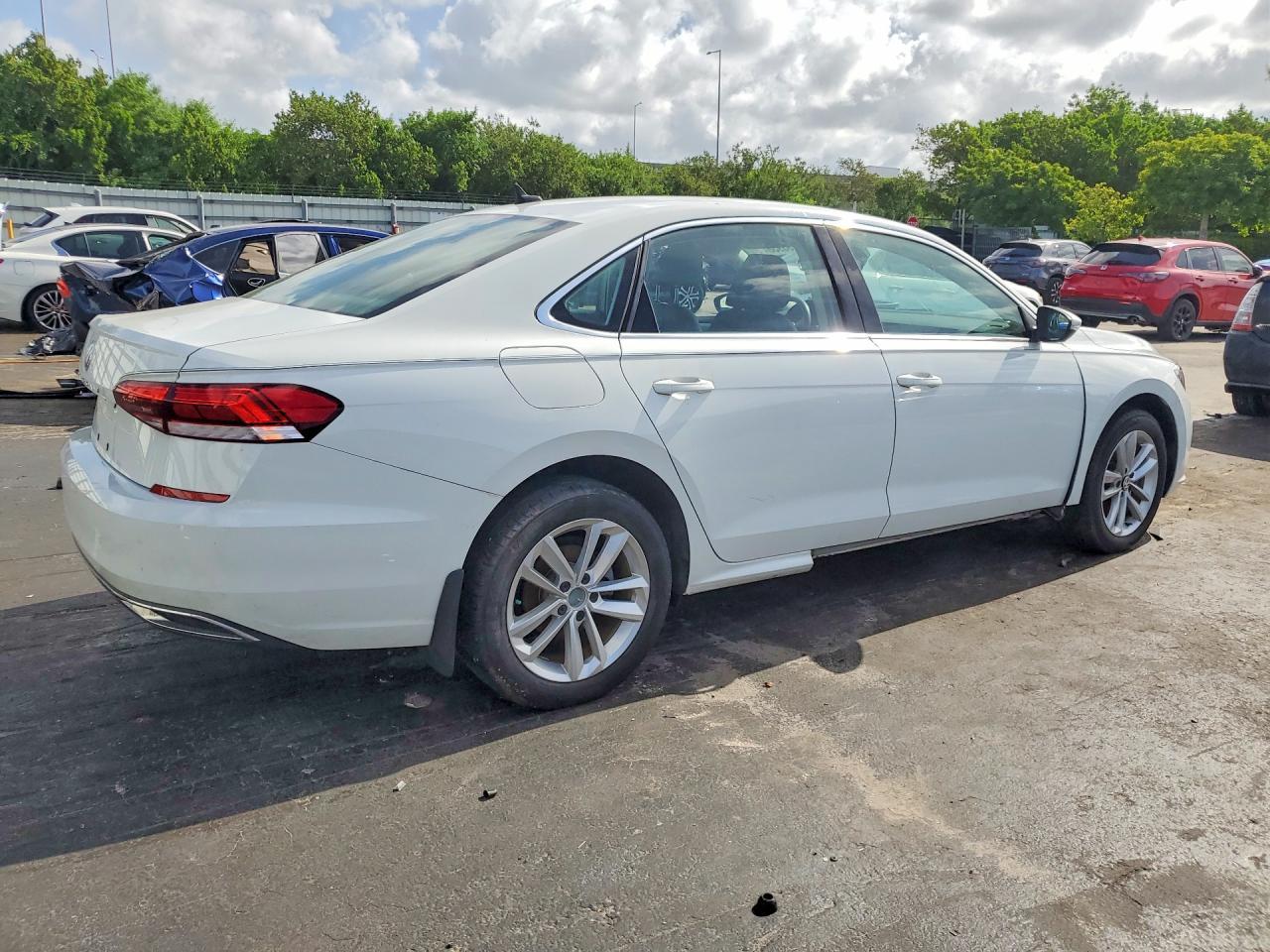 2020 Volkswagen Passat Se - Фото 3