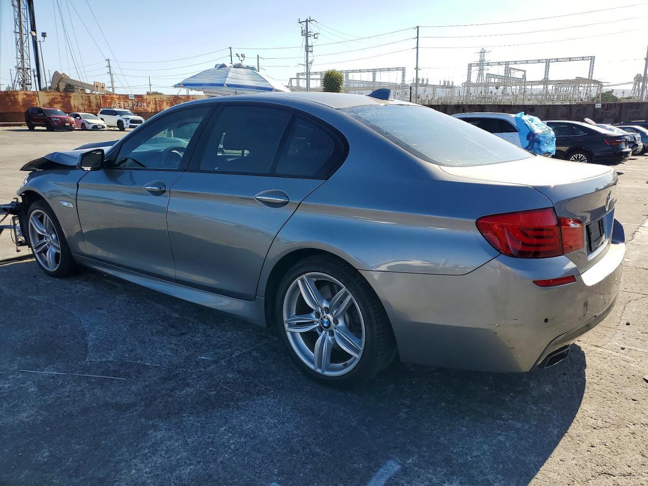 2011 BMW 550 I - Image 2