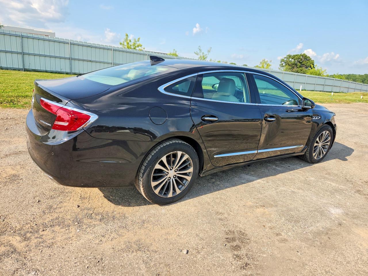 2017 Buick Lacrosse Preferred - Фото 3