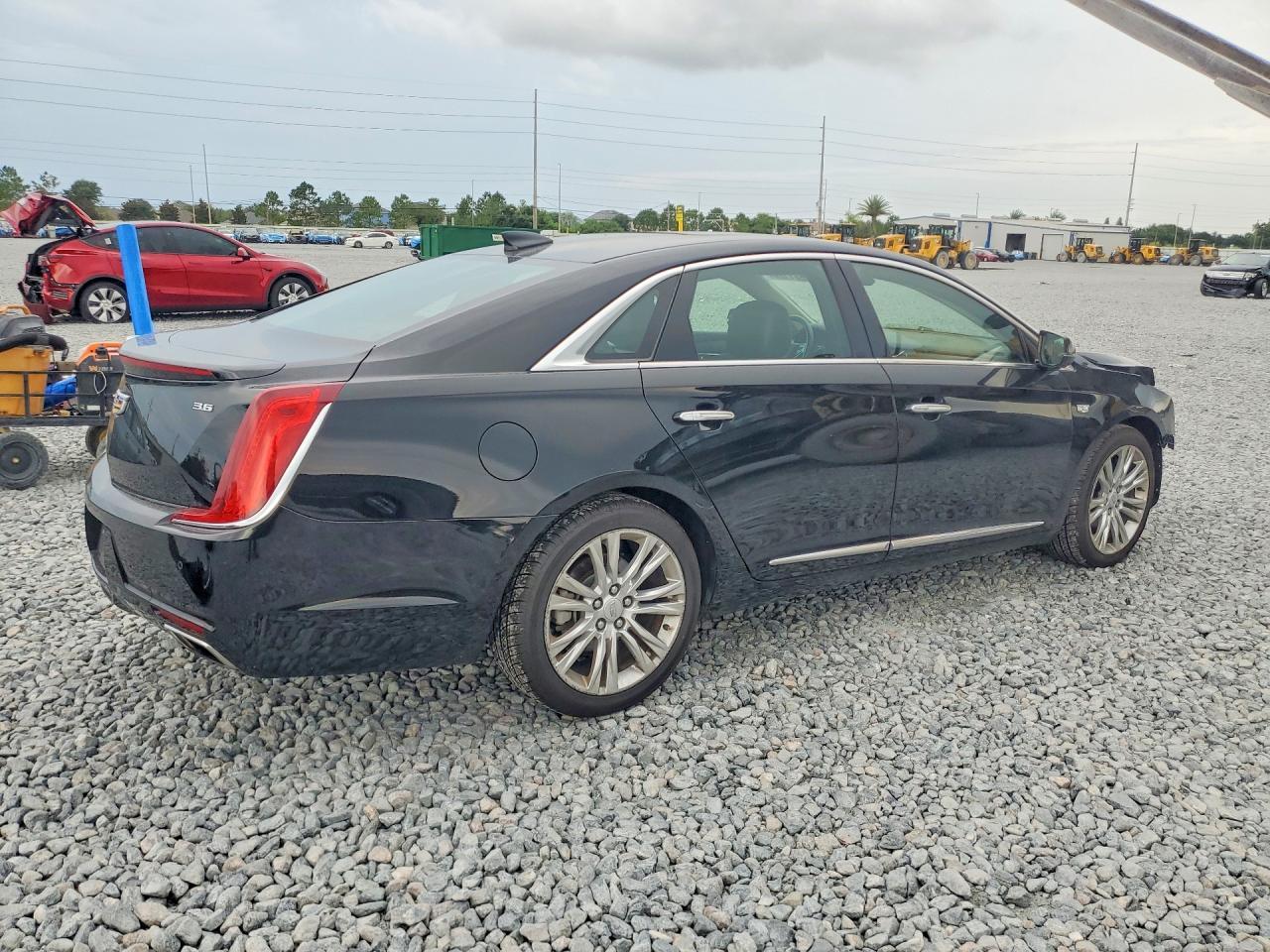2019 Cadillac Xts Luxury - Image 3