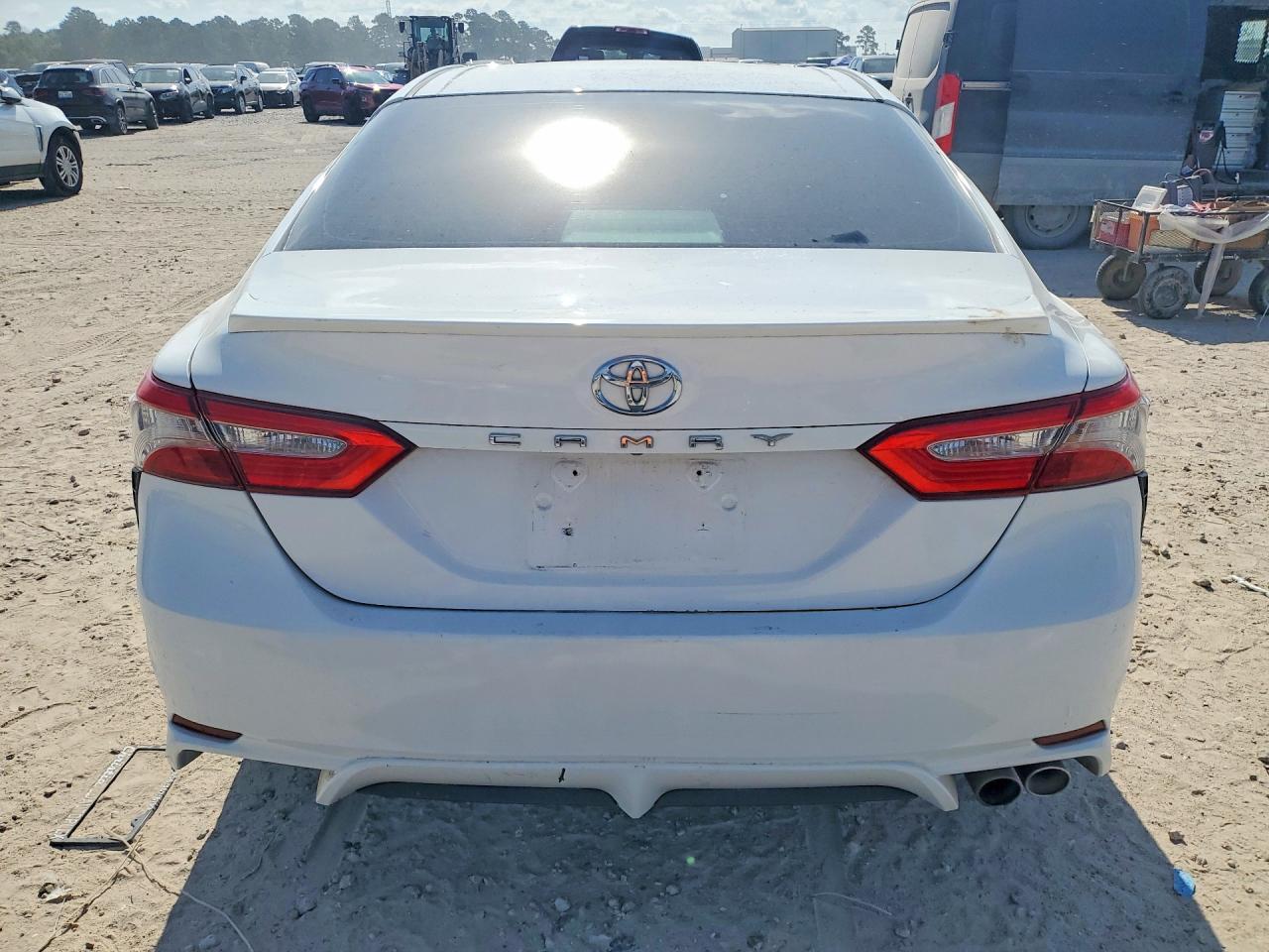 2018 Toyota Camry L Automatic - Фото 6