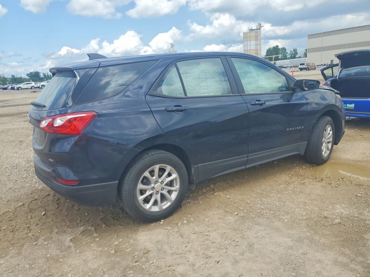2020 Chevrolet Equinox Ls - Фото 3