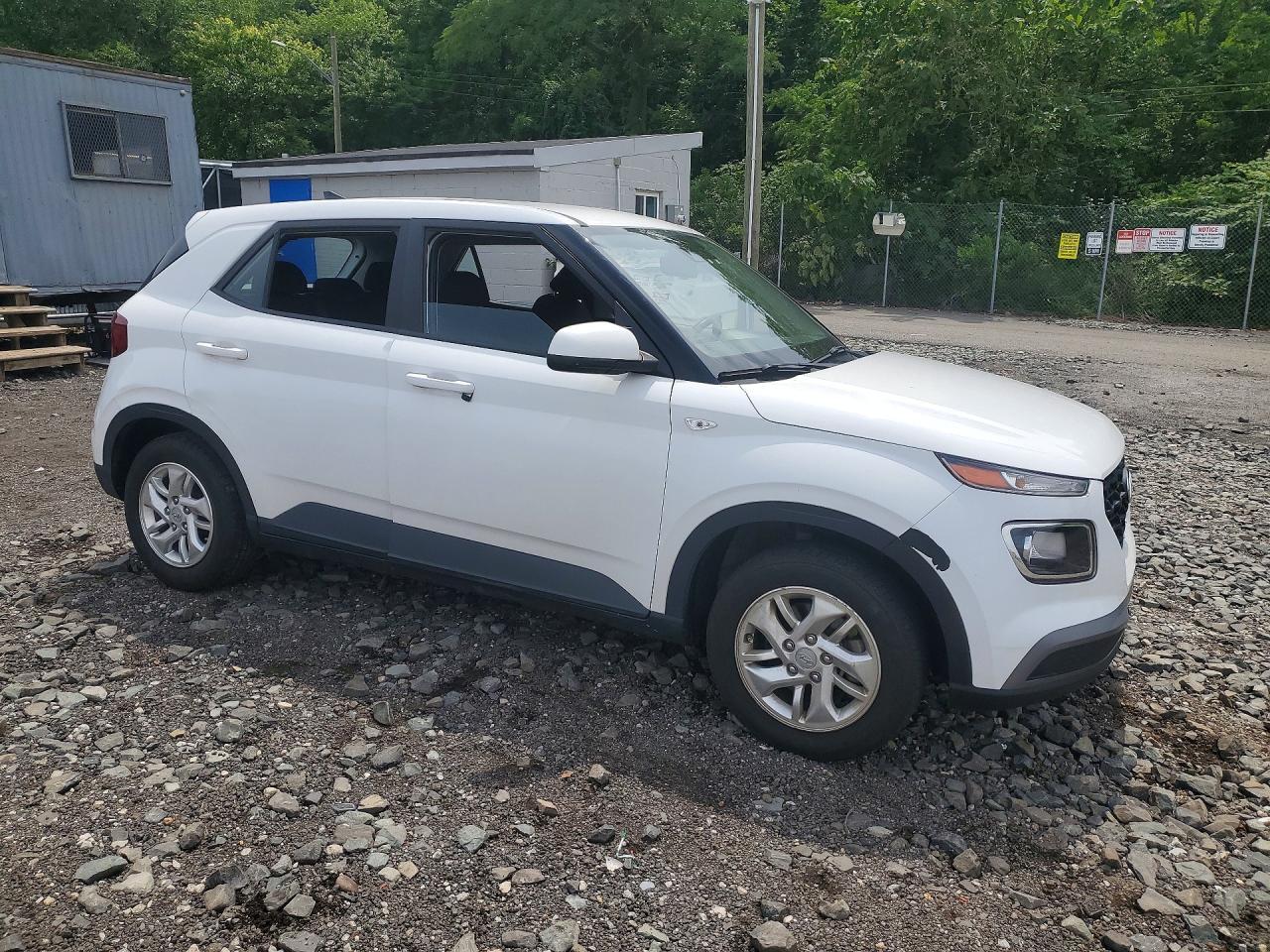 2021 Hyundai Venue Se - Image 4