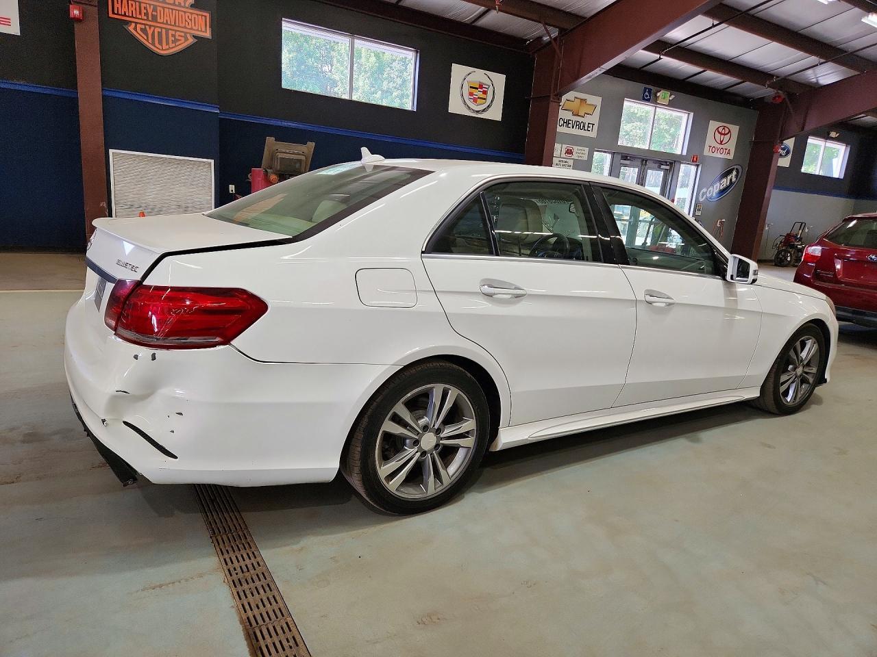 2014 Mercedes-Benz E 250 Bluetec - Image 3
