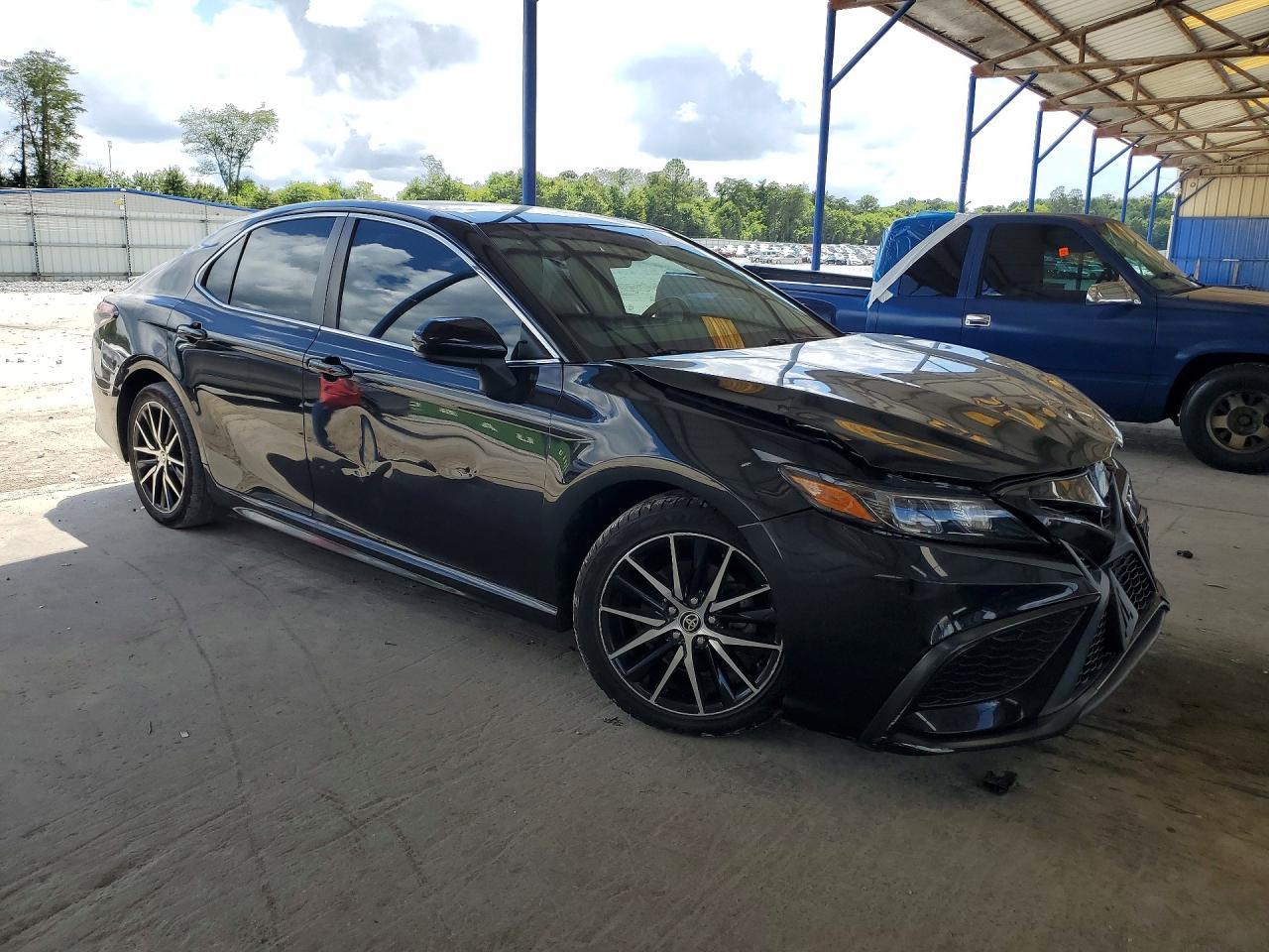 2021 Toyota Camry Se - Image 4