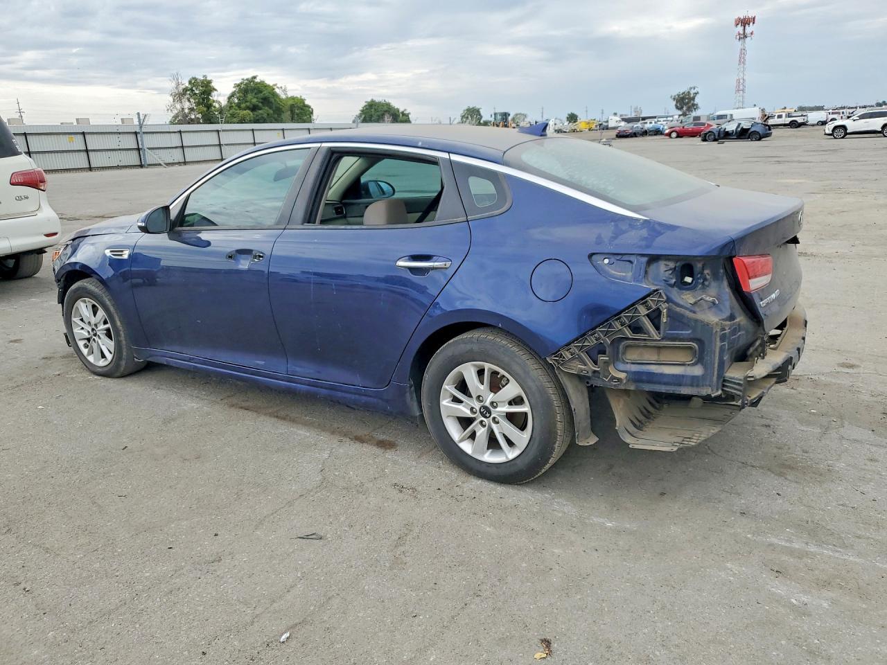 2017 Kia Optima Lx - Фото 2