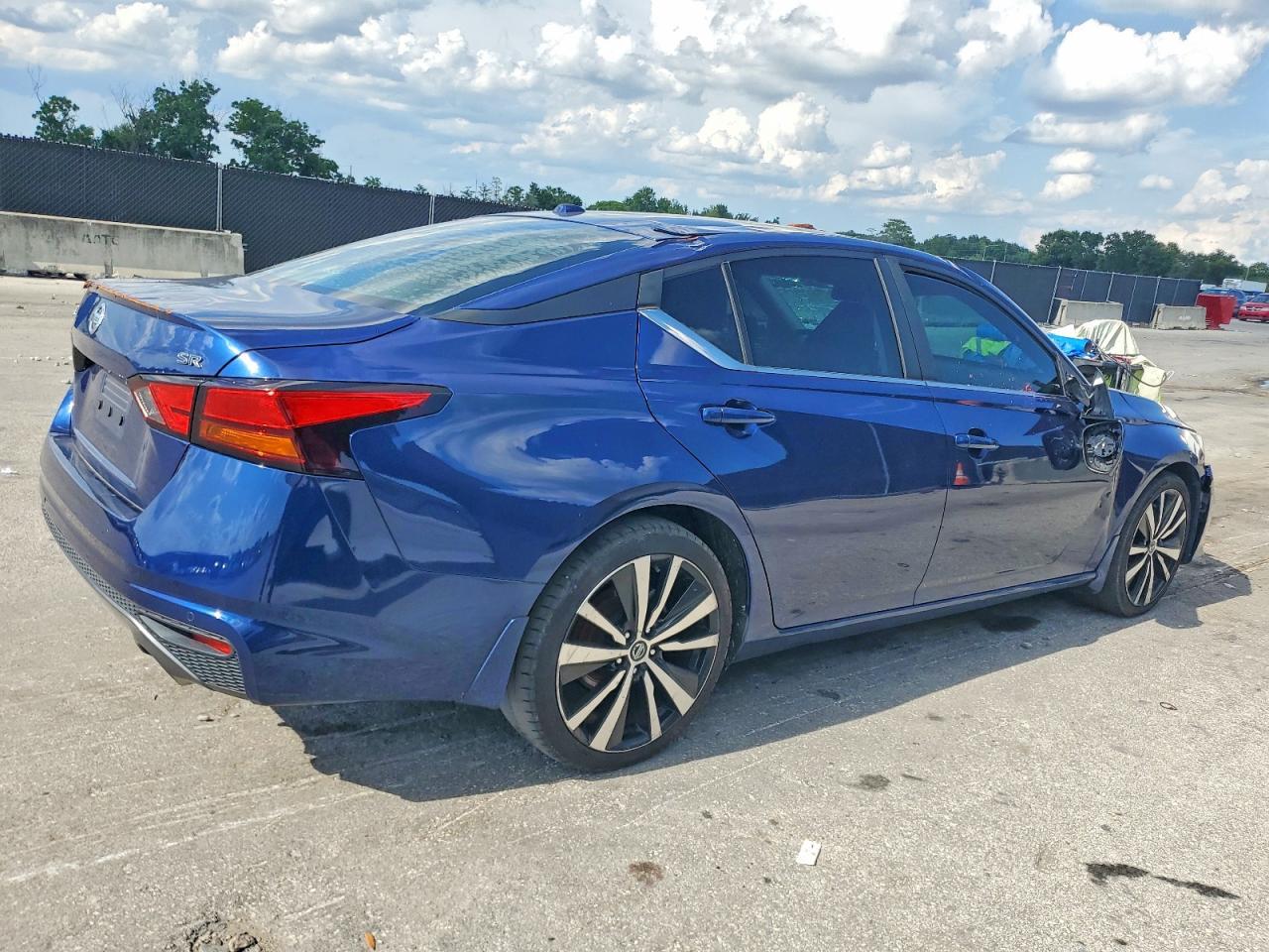 2020 Nissan Altima Sr - Фото 4