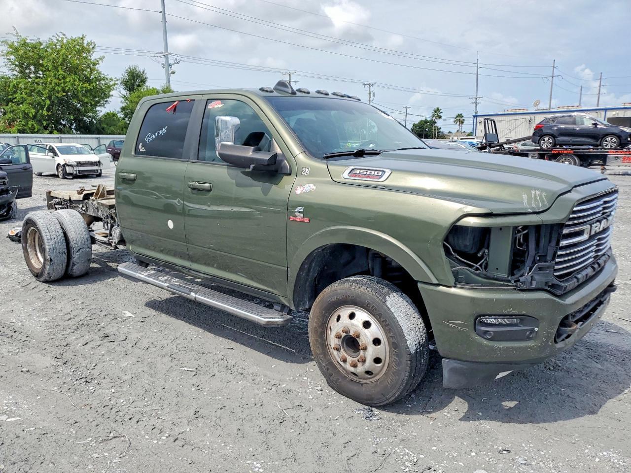 2021 Ram 3500 Laramie - Фото 4