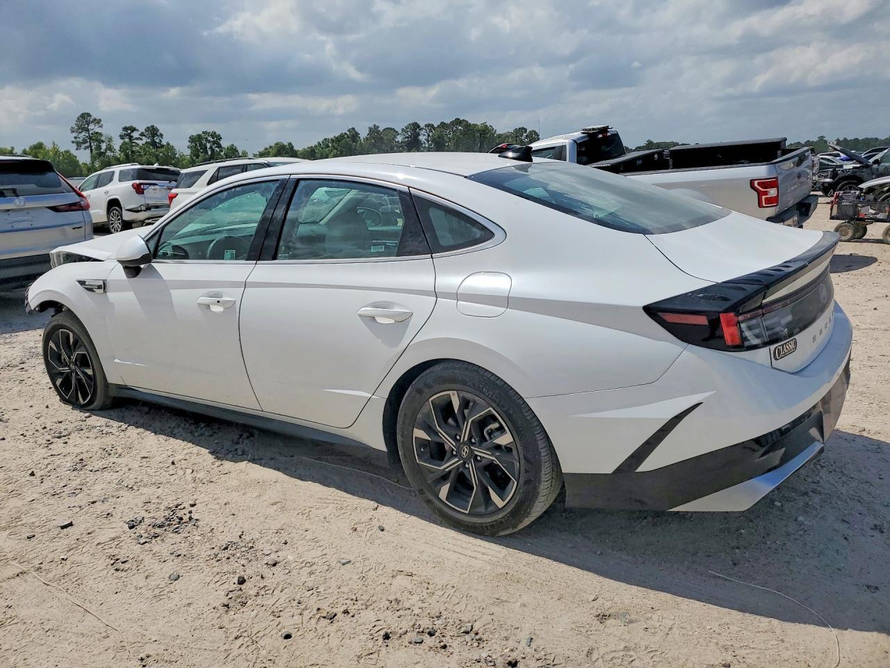 2025 Hyundai Sonata Sel - Image 2