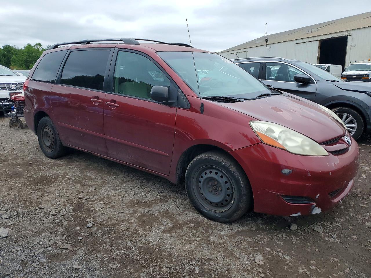 2007 Toyota Sienna Le 7-Passenger - Image 4