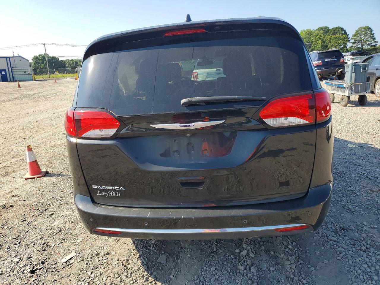 2018 Chrysler Pacifica Touring L - Фото 6