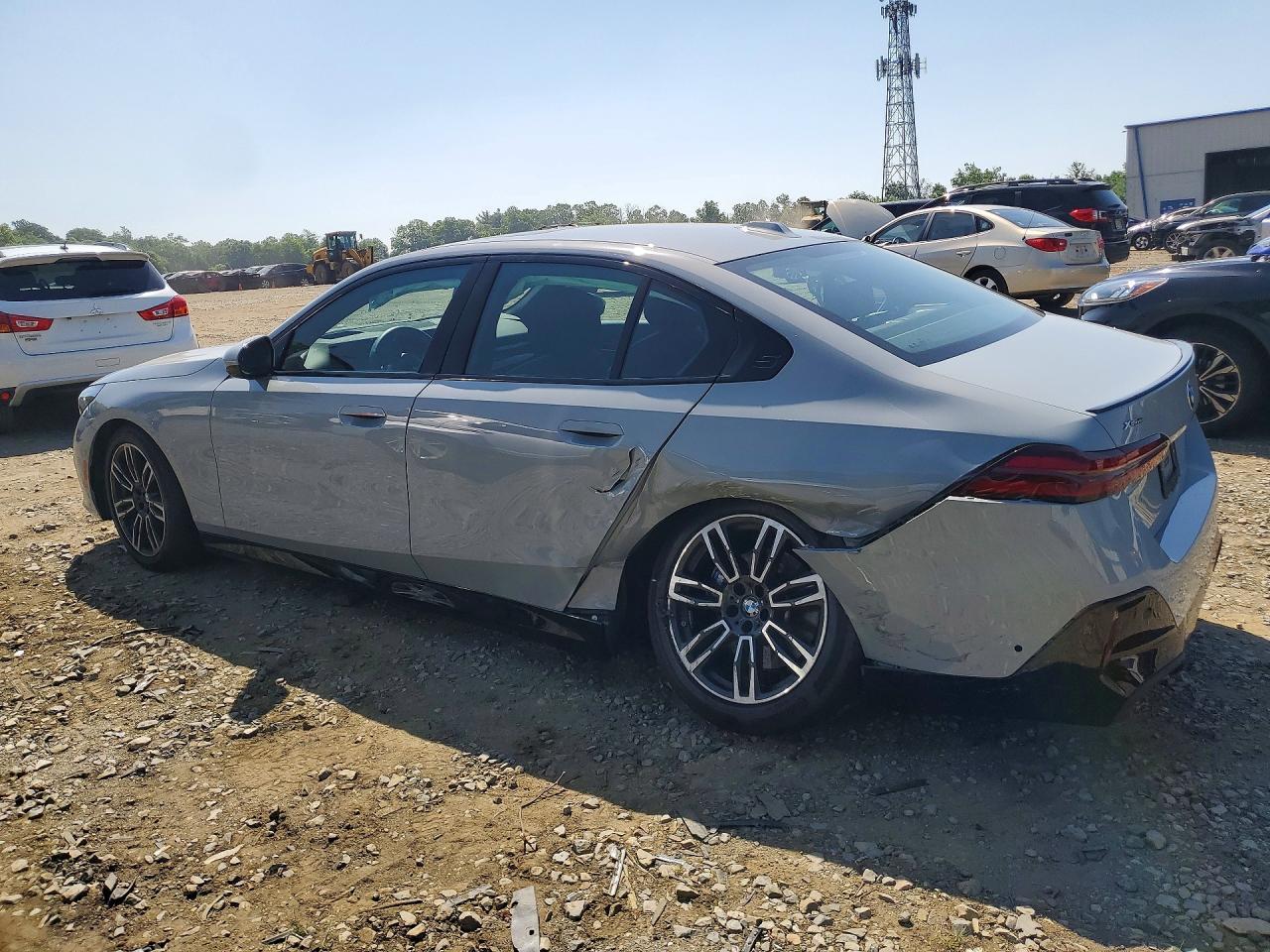 2025 BMW 540 Xi - Фото 2