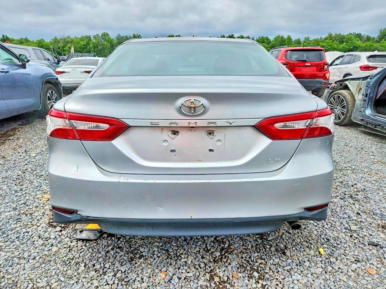 2018 Toyota Camry Le - Фото 6