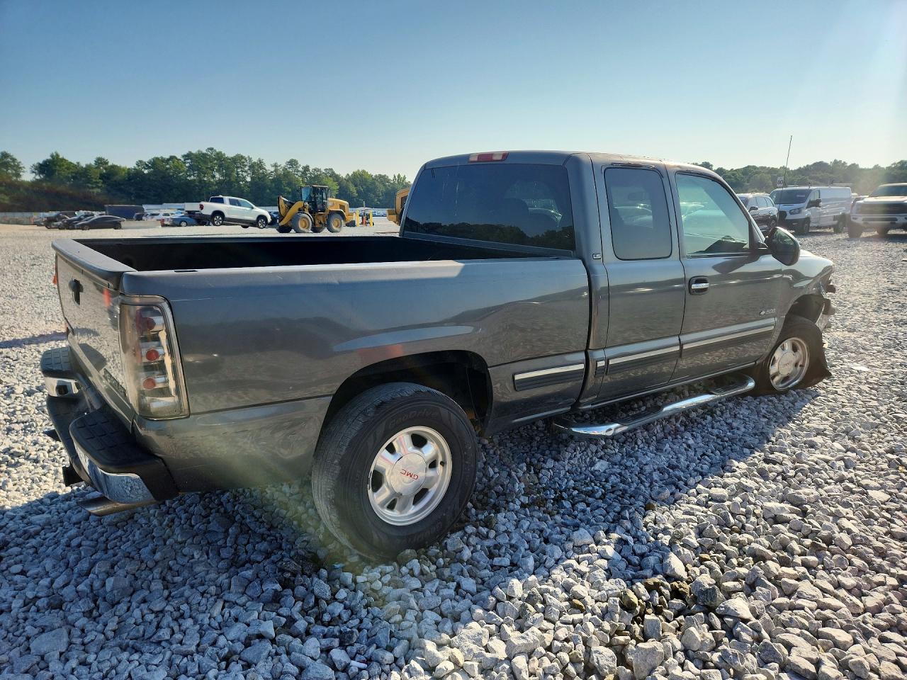 2002 Chevrolet Silverado C1500 - Image 3