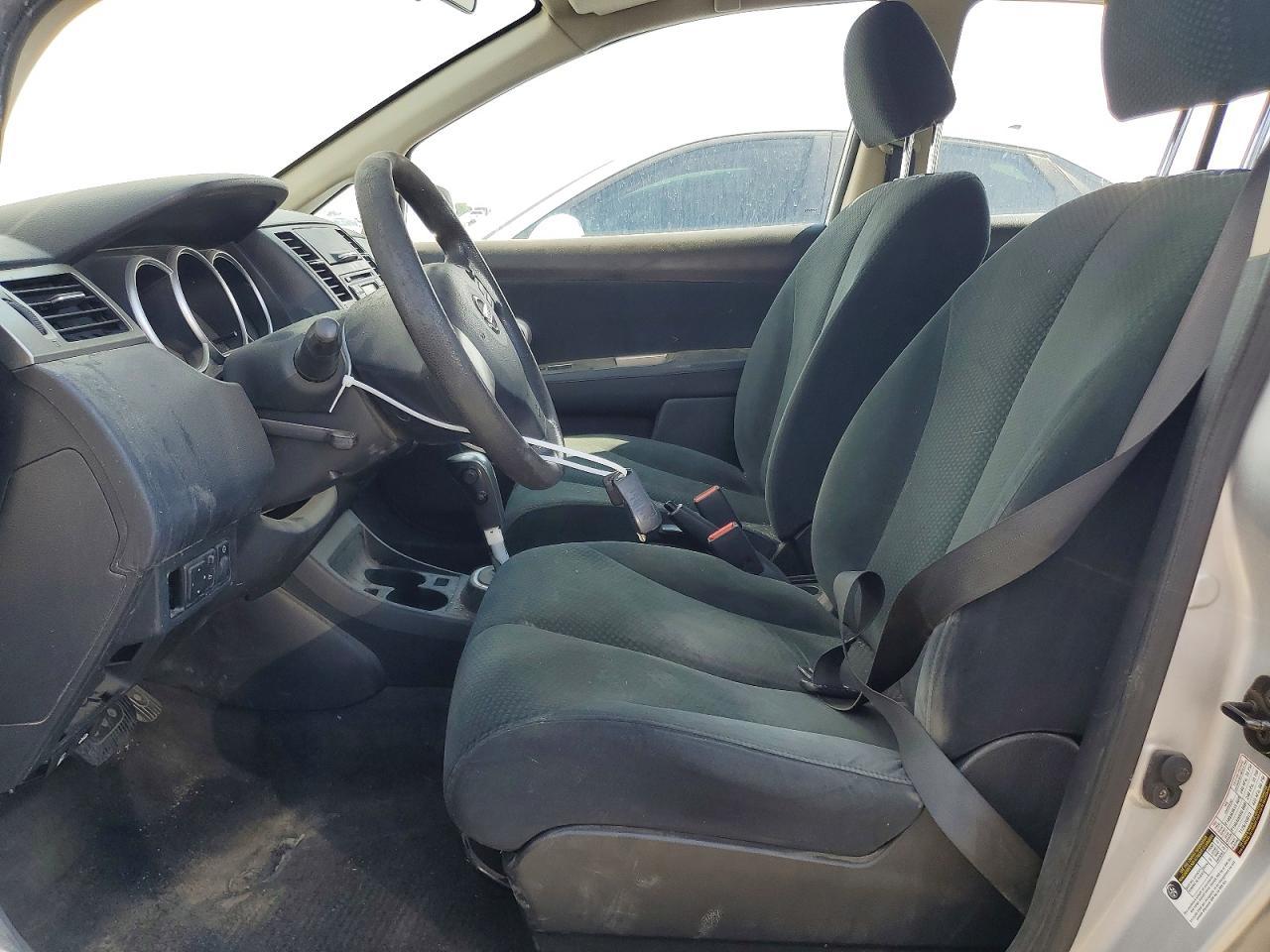 2011 Nissan Versa 1.8 S - Image 7