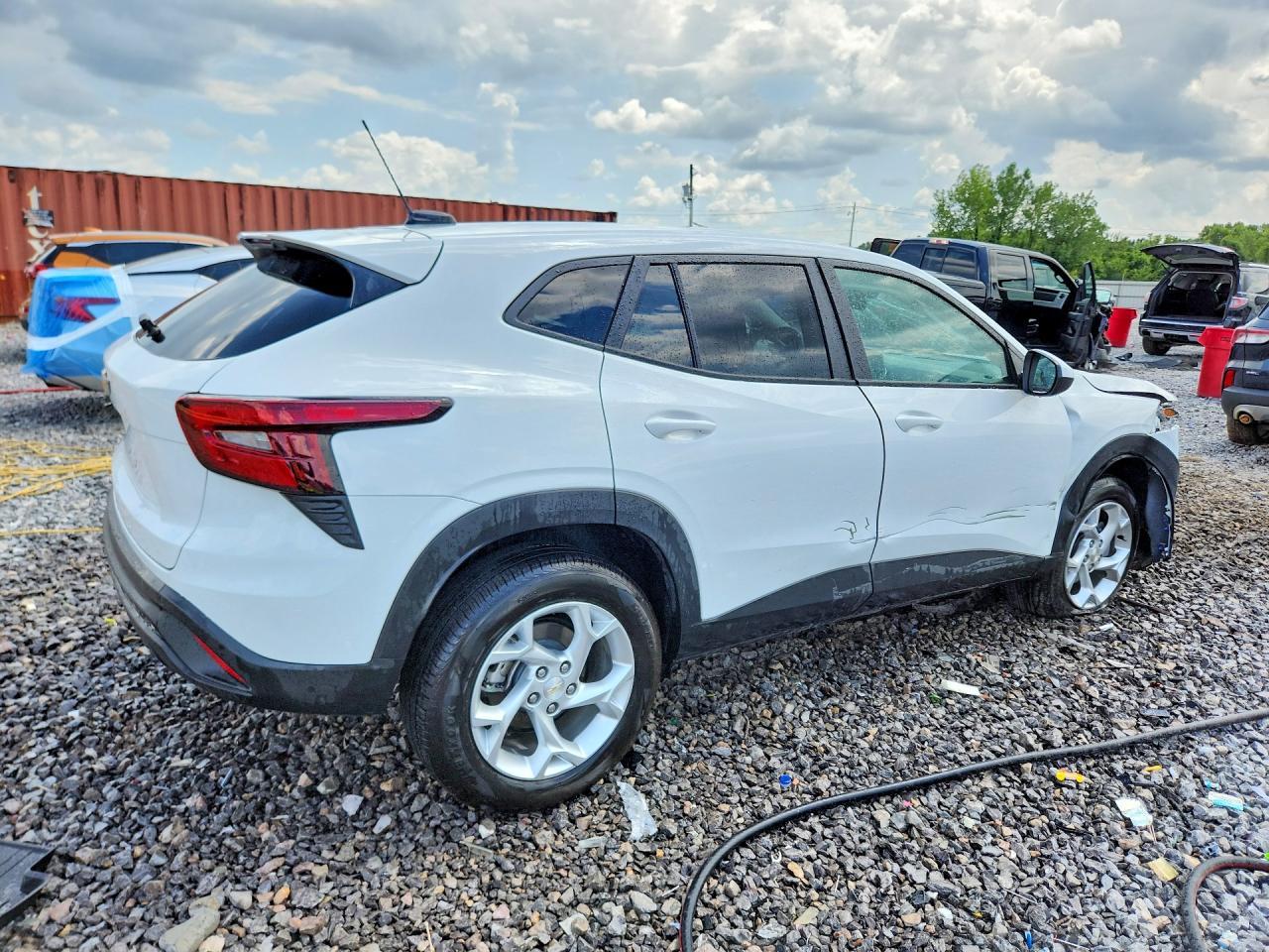 2026 Chevrolet Trax Ls - Фото 3