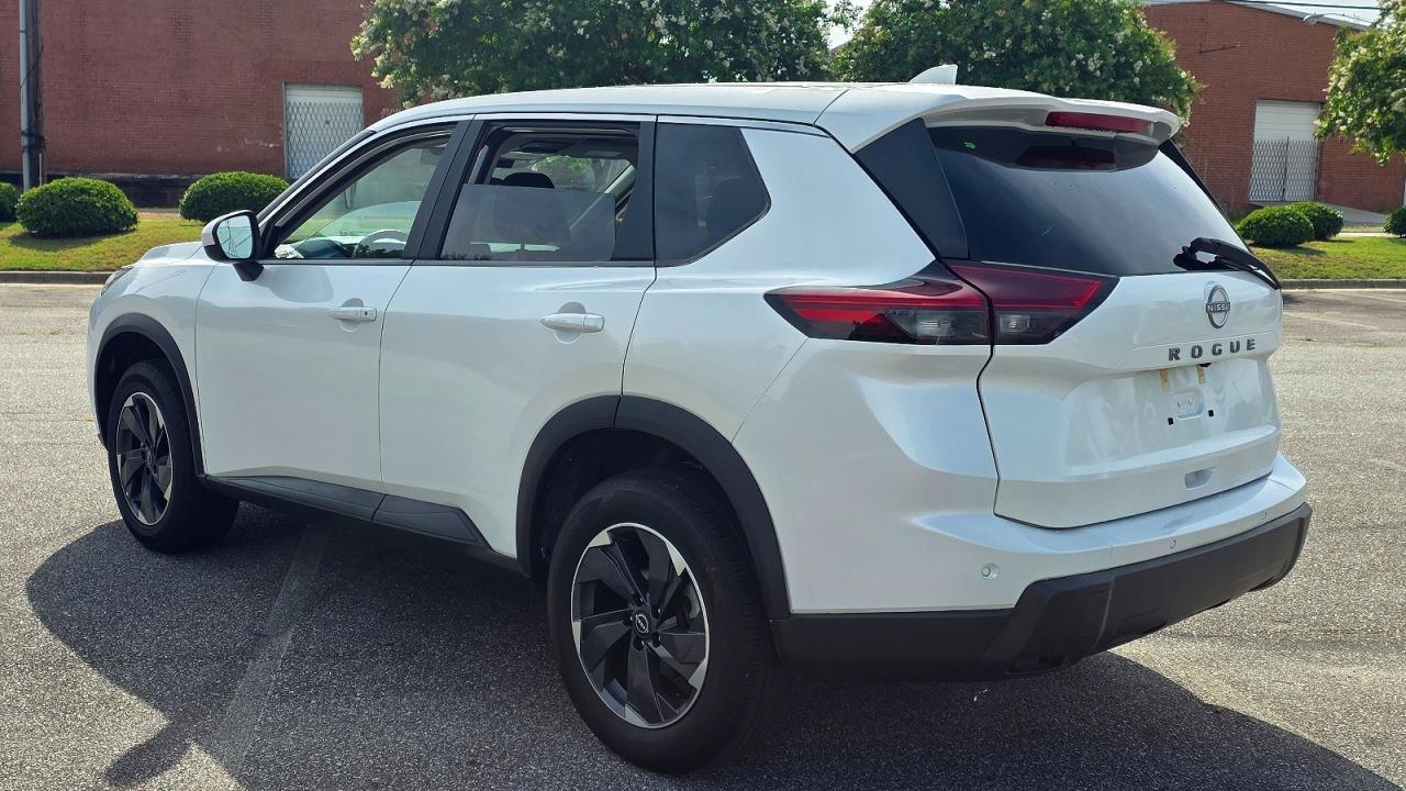 2025 Nissan Rogue Sv - Image 3