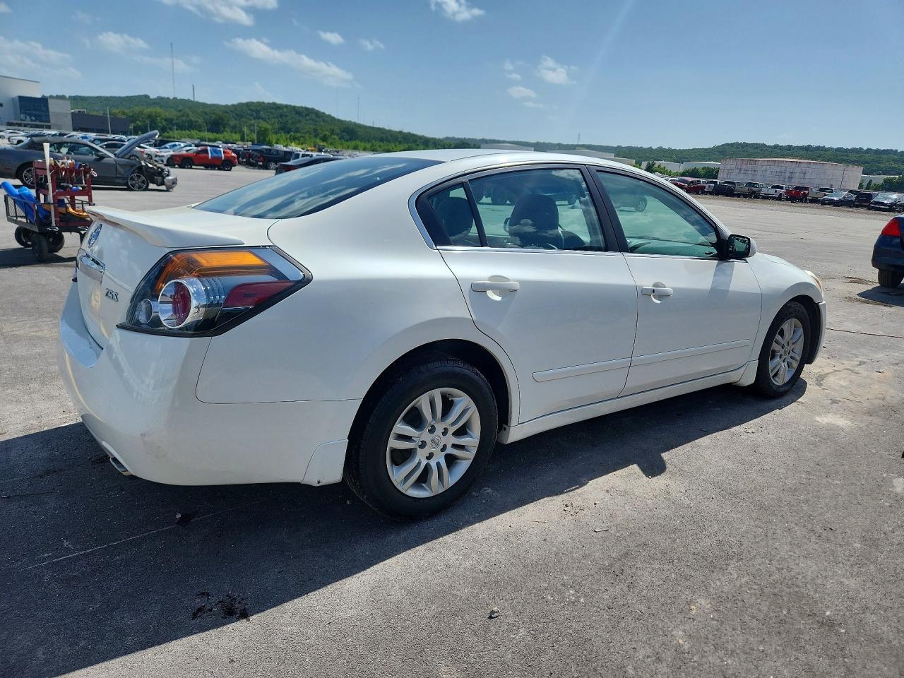 2011 Nissan Altima 2.5 - Image 3