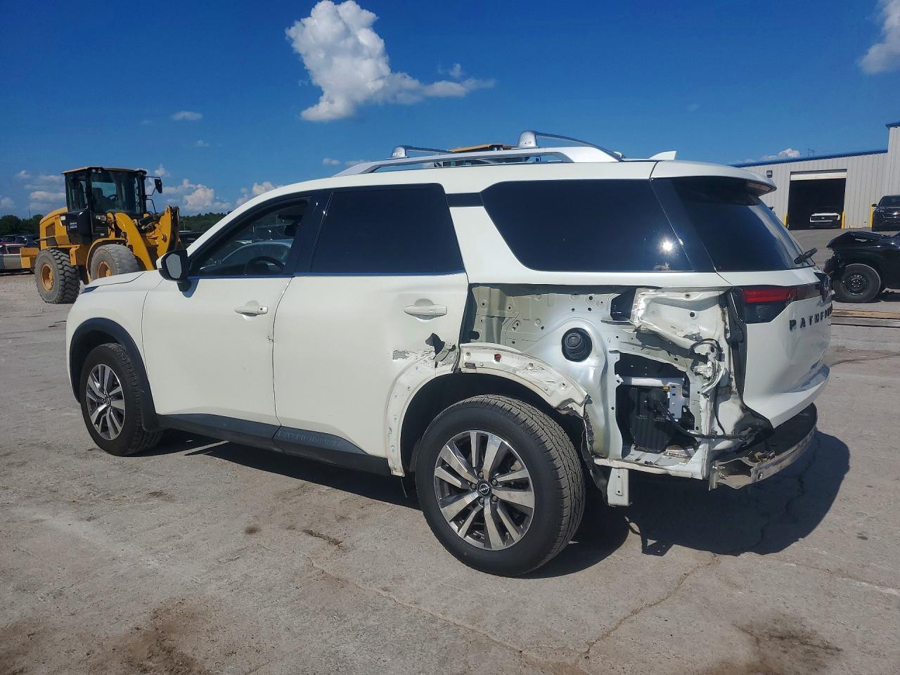 2022 Nissan Pathfinder Sl - Фото 2