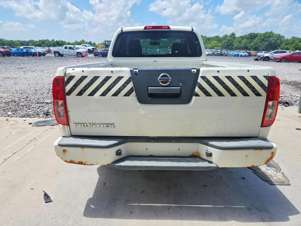 2017 Nissan Frontier S - Image 6