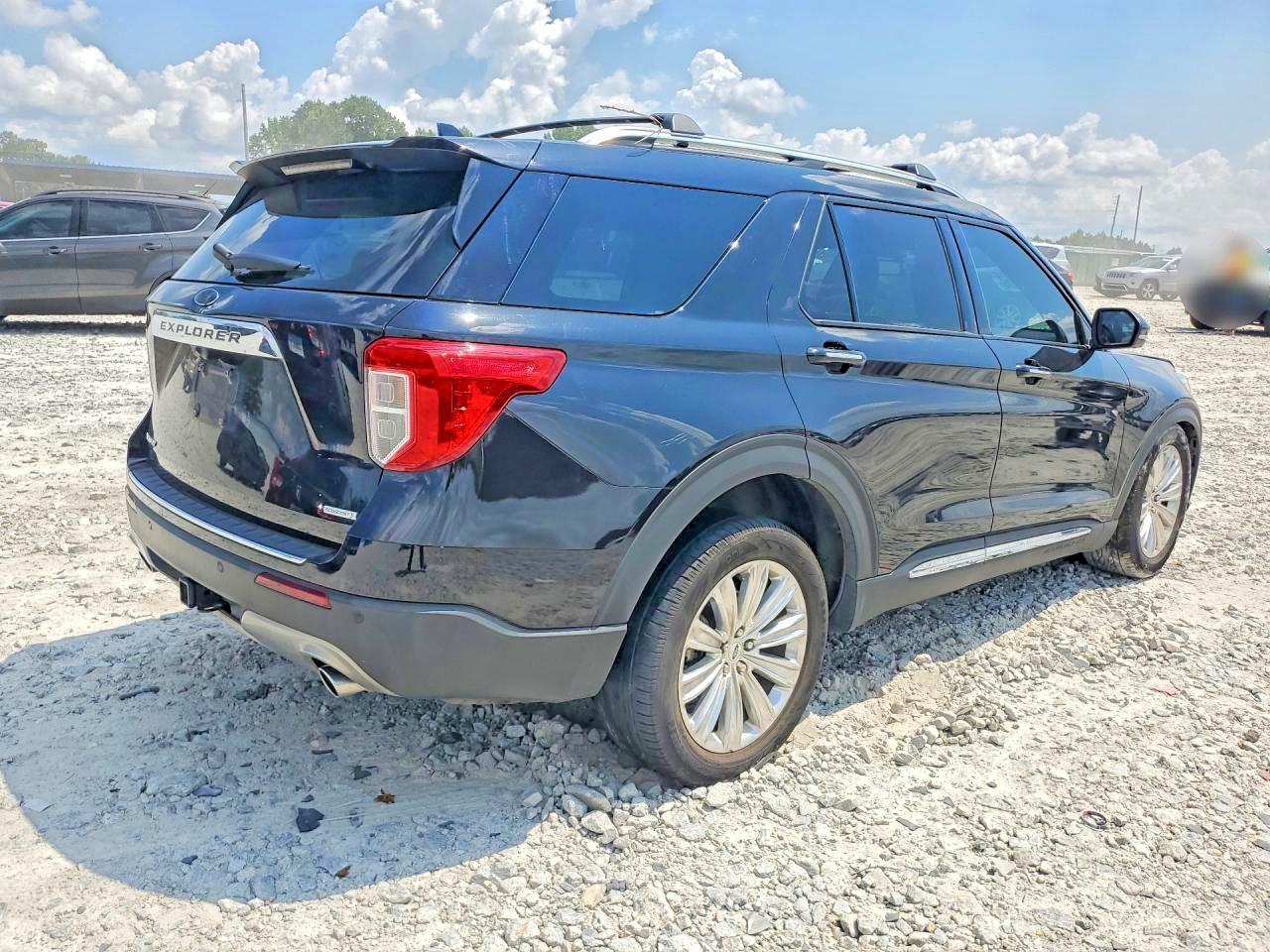 2020 Ford Explorer Limited - Image 3