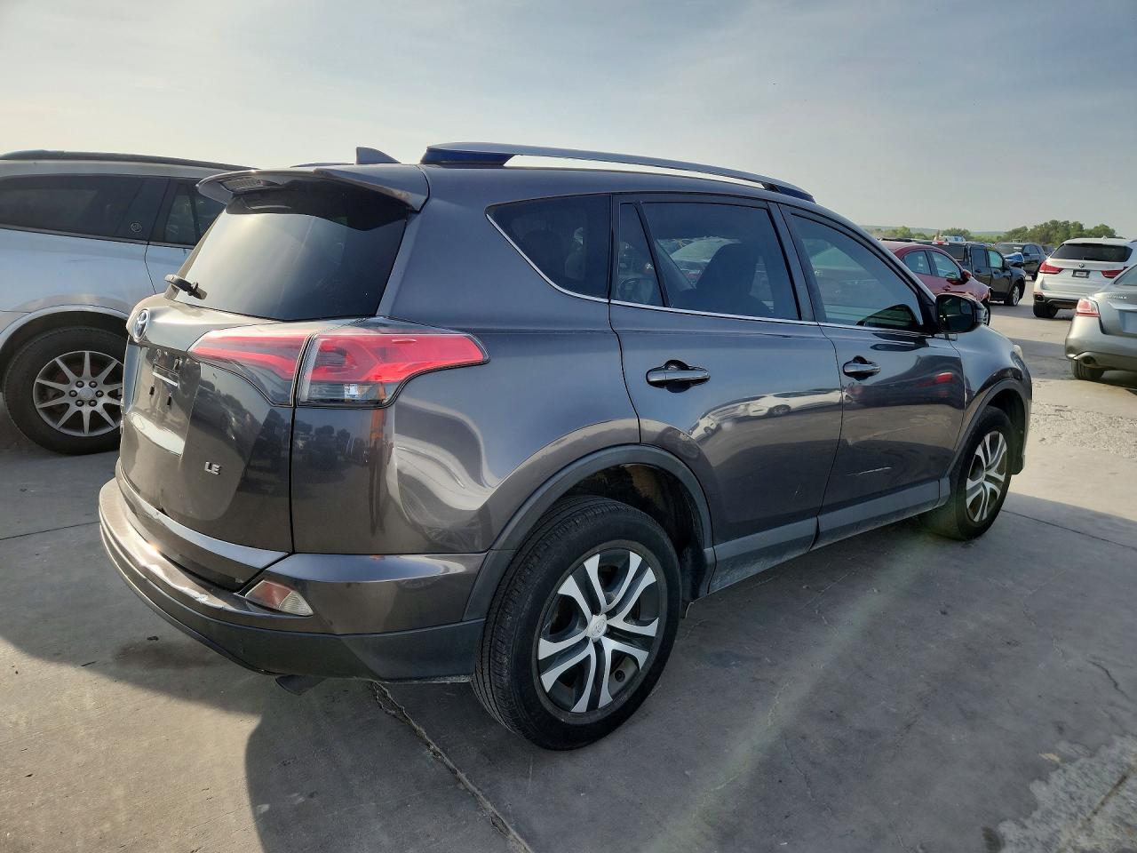 2018 Toyota Rav4 Le - Фото 3