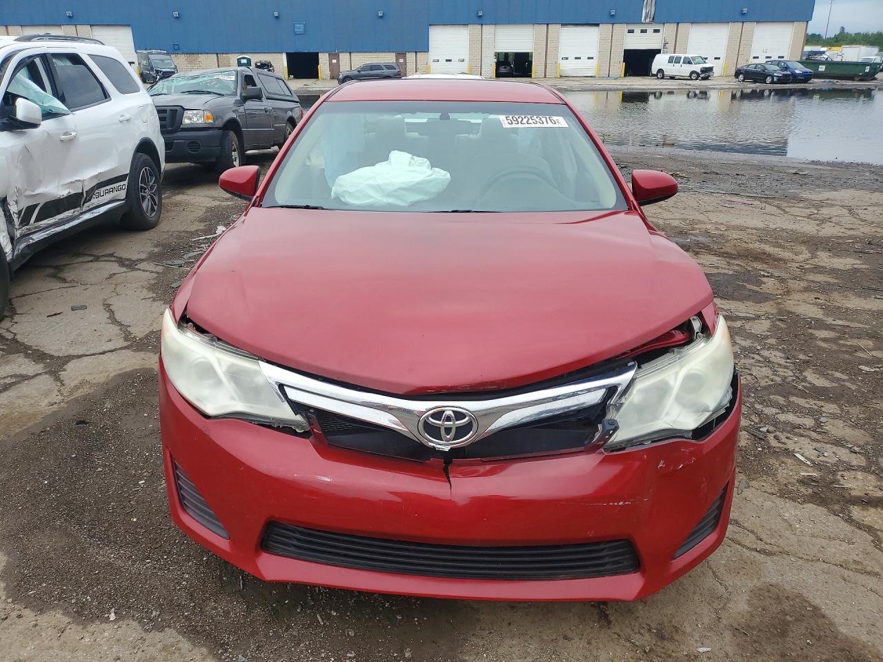2014 Toyota Camry Le - Фото 5