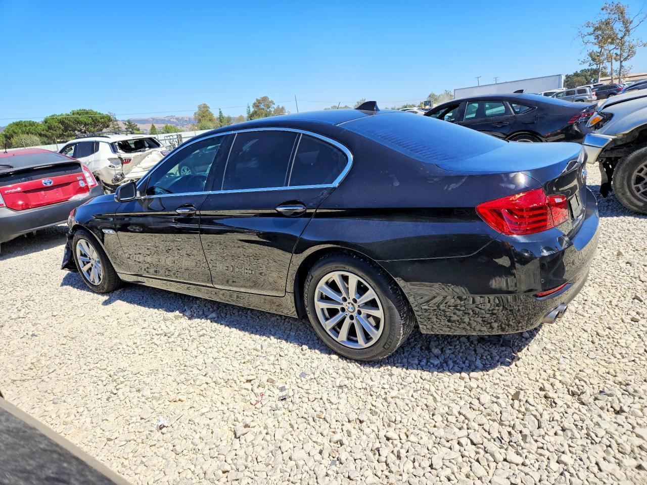 2016 BMW 528 I - Фото 2