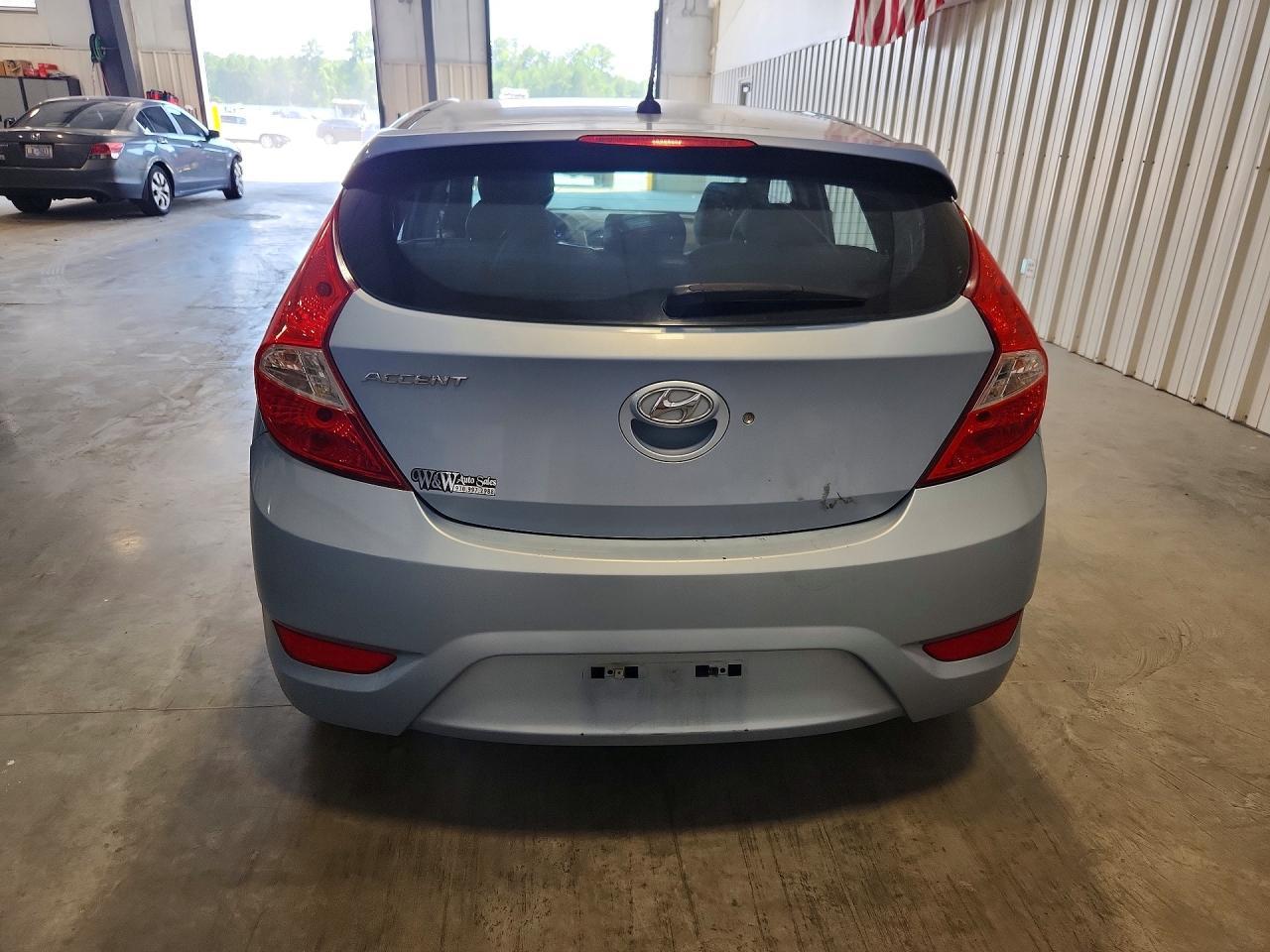 2013 Hyundai Accent - Image 6