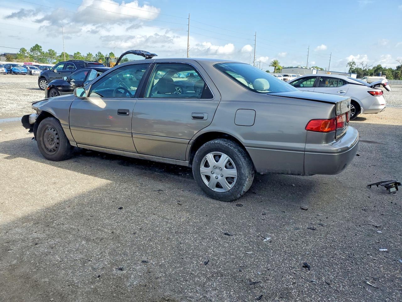 2001 Toyota Camry Ce - Image 2