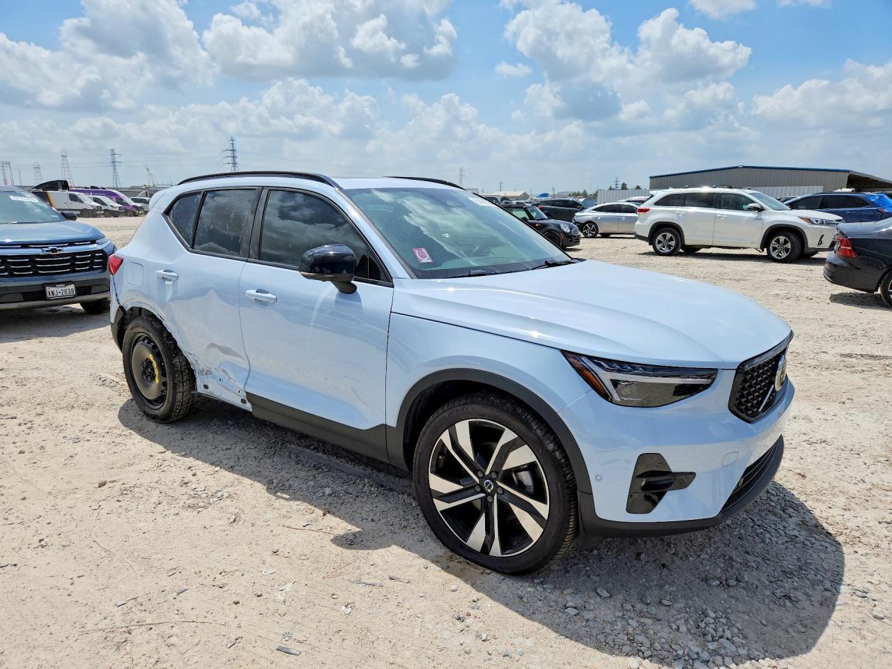 2025 Volvo Xc40 Plus - Фото 4