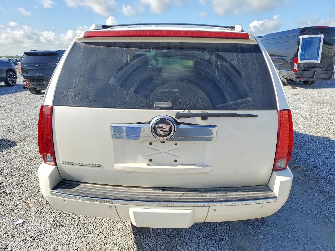 2007 Cadillac Escalade Luxury - Image 6