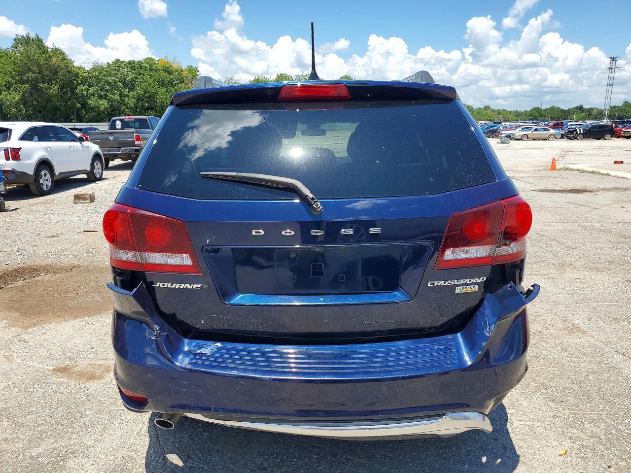 2018 Dodge Journey Crossroad - Image 6