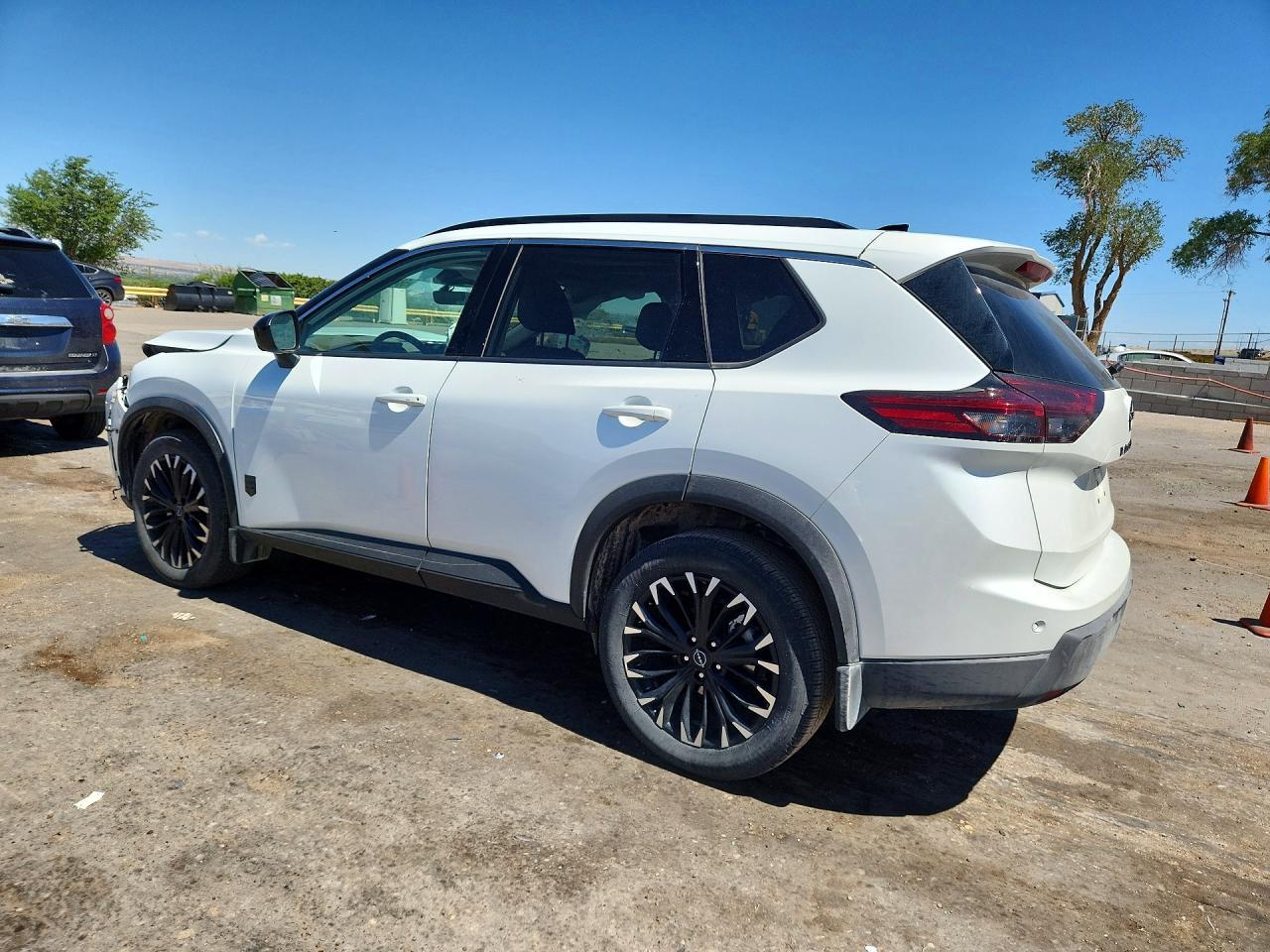 2026 Nissan Rogue Dark Armor - Фото 2