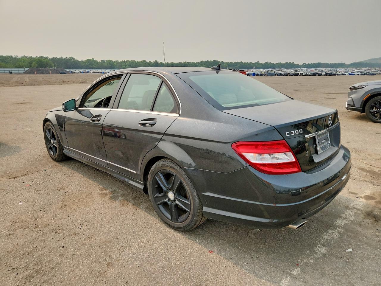 2010 Mercedes-Benz C 300 4Matic - Фото 2