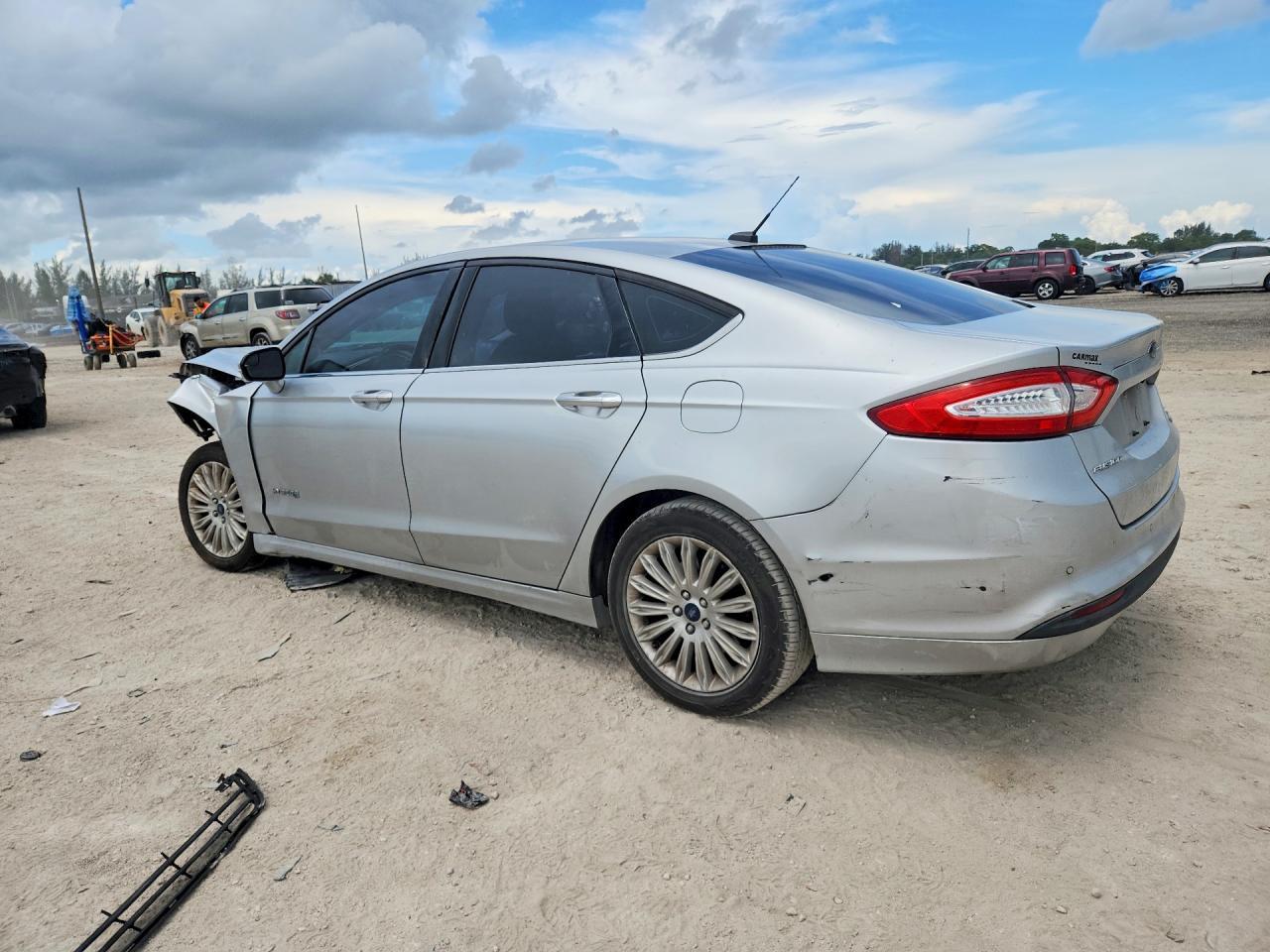 2015 Ford Fusion Se Hybrid - Фото 2