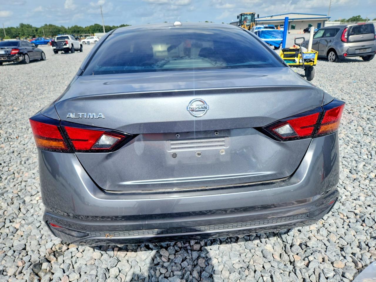 2020 Nissan Altima S - Image 6
