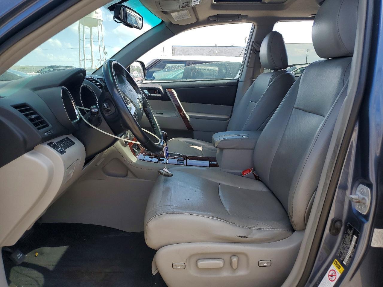 2012 Toyota Highlander Limited - Image 7