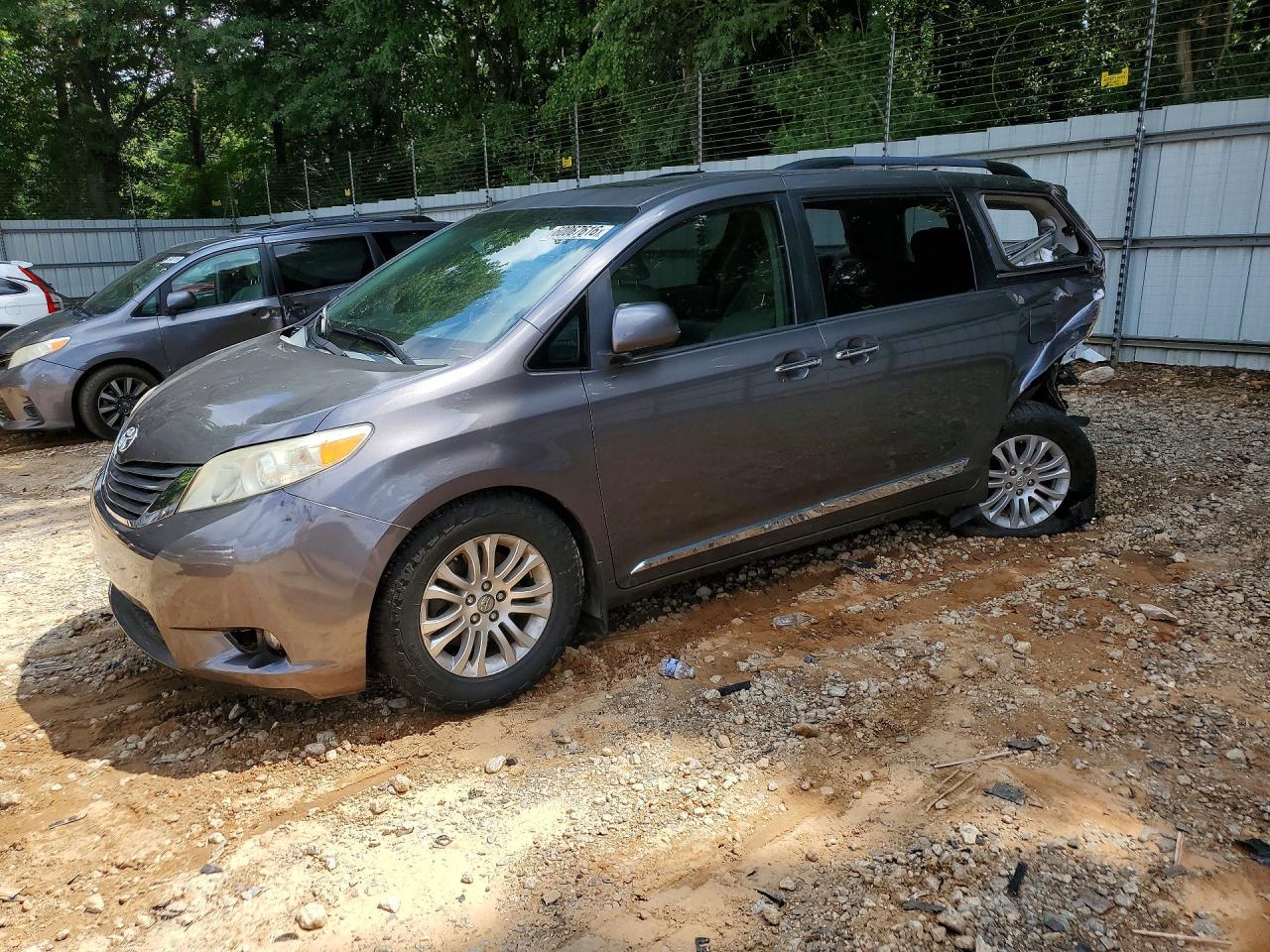 2011 Toyota Sienna Xle 8-Passenger