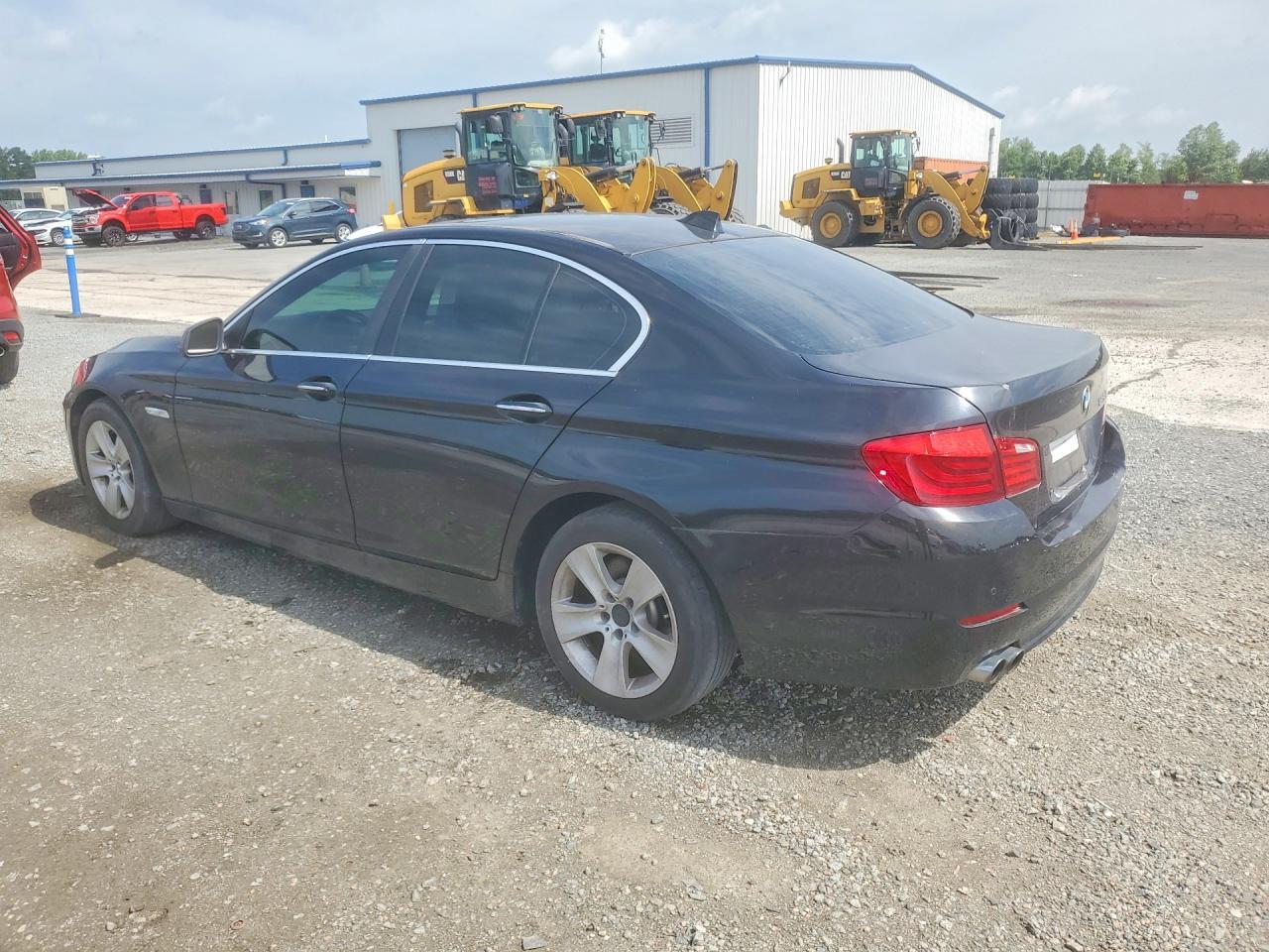 2011 BMW 528 I - Фото 2