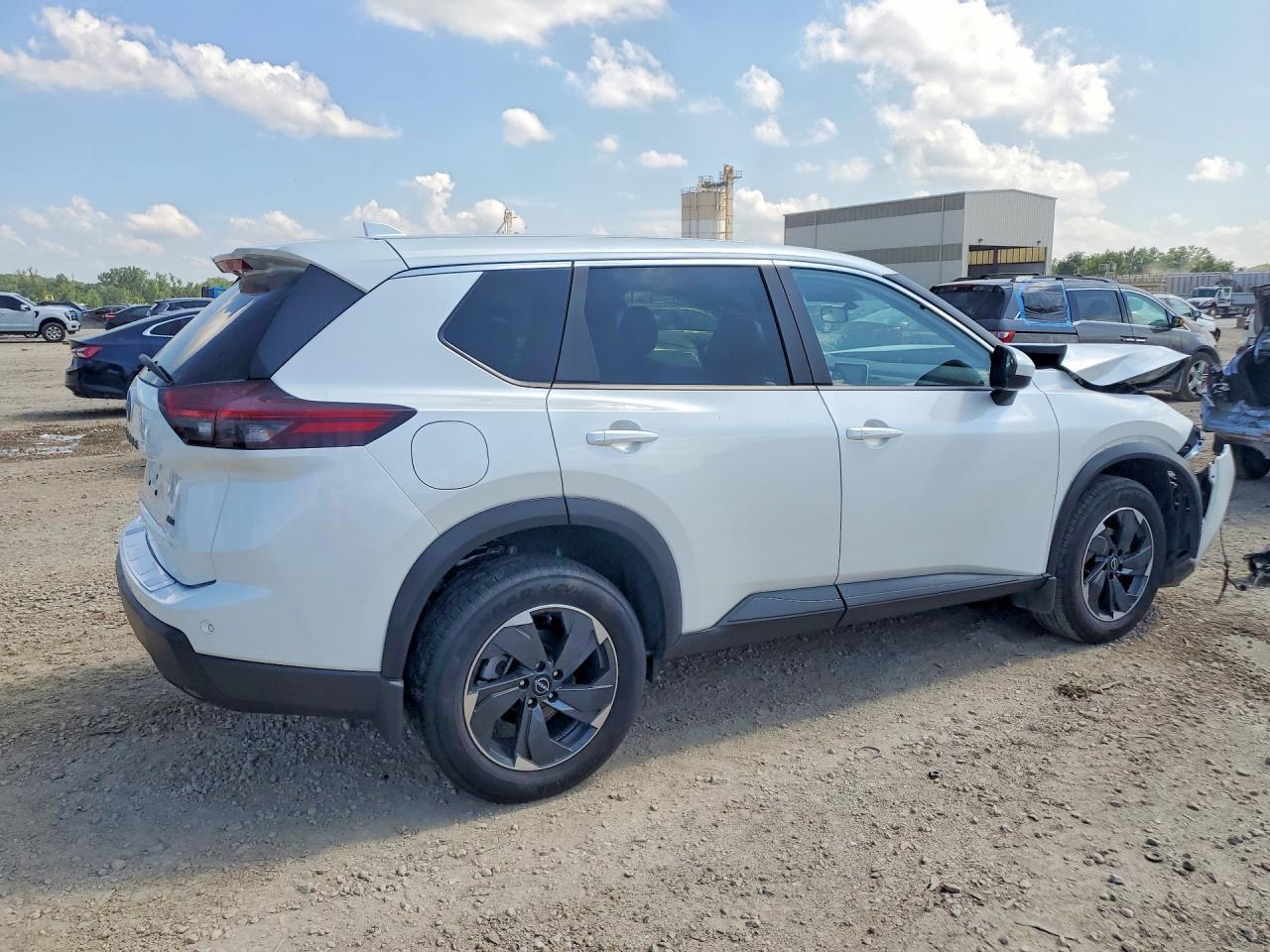 2026 Nissan Rogue Sv - Image 3