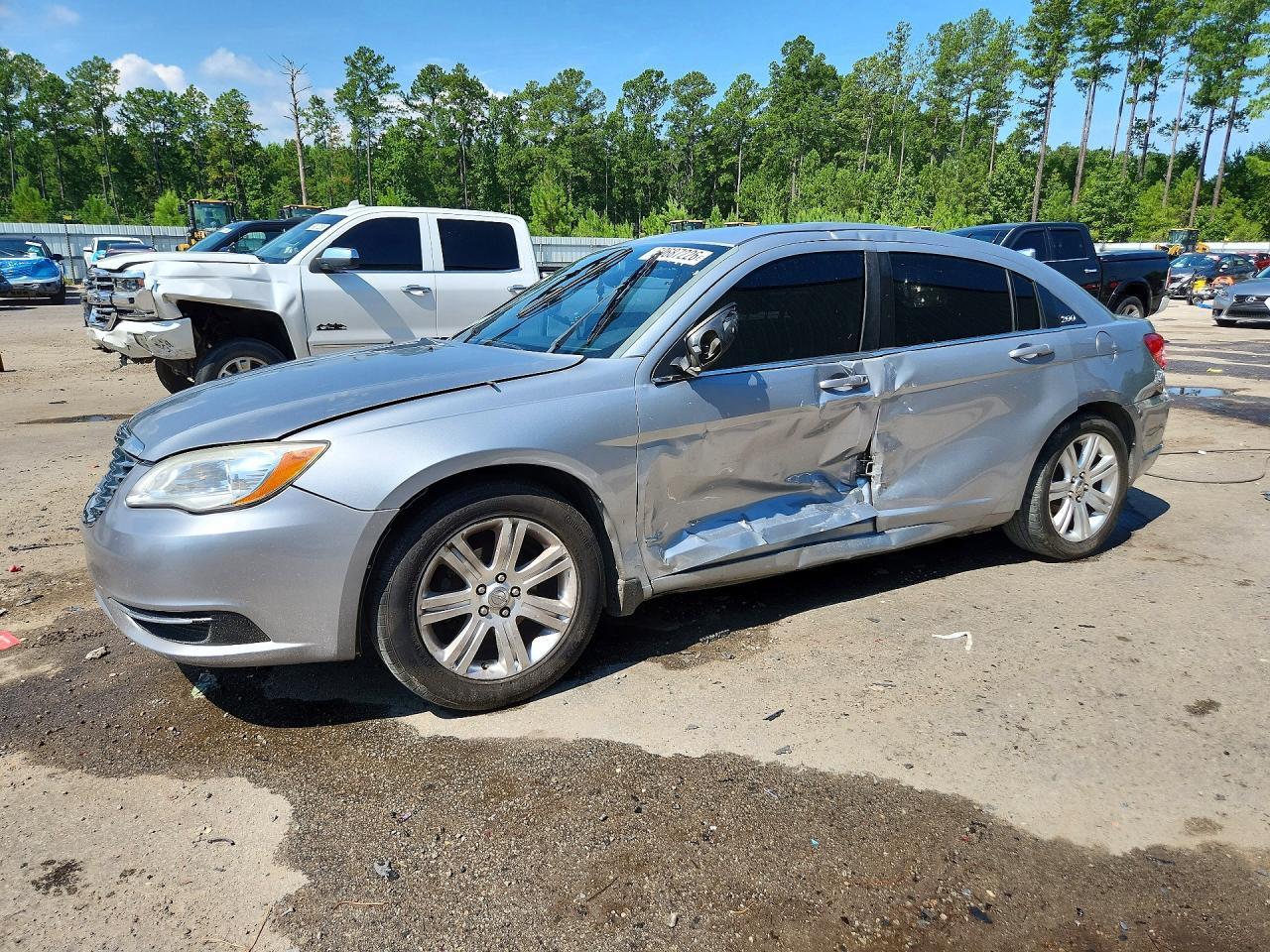 2013 Chrysler 200 Touring