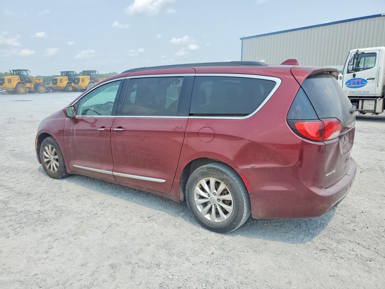 2017 Chrysler Pacifica Touring L - Фото 2