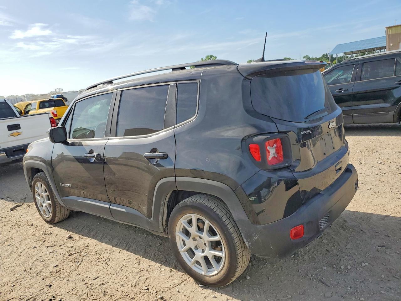 2020 Jeep Renegade Latitude - Фото 2