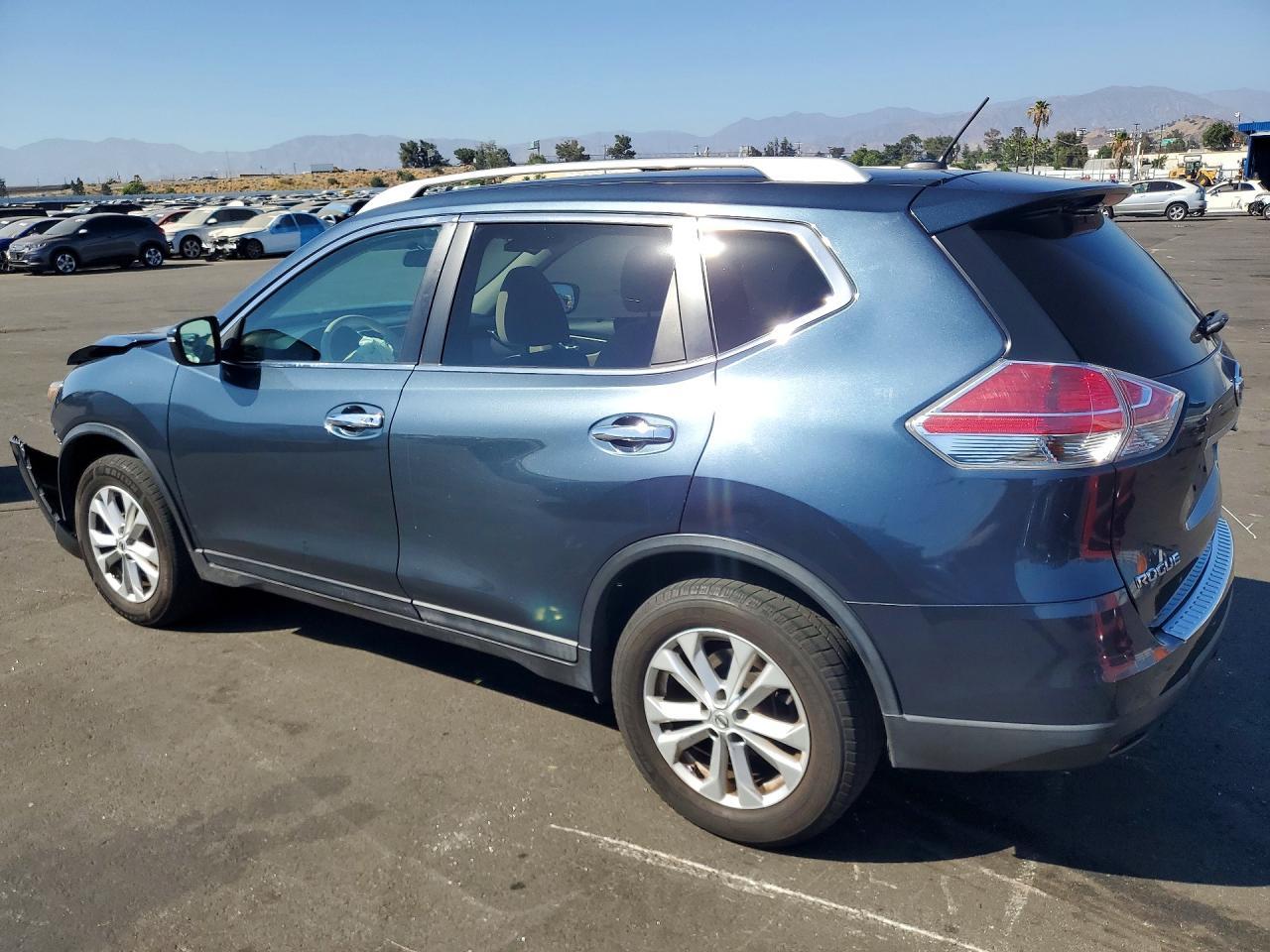 2014 Nissan Rogue Sv - Image 2