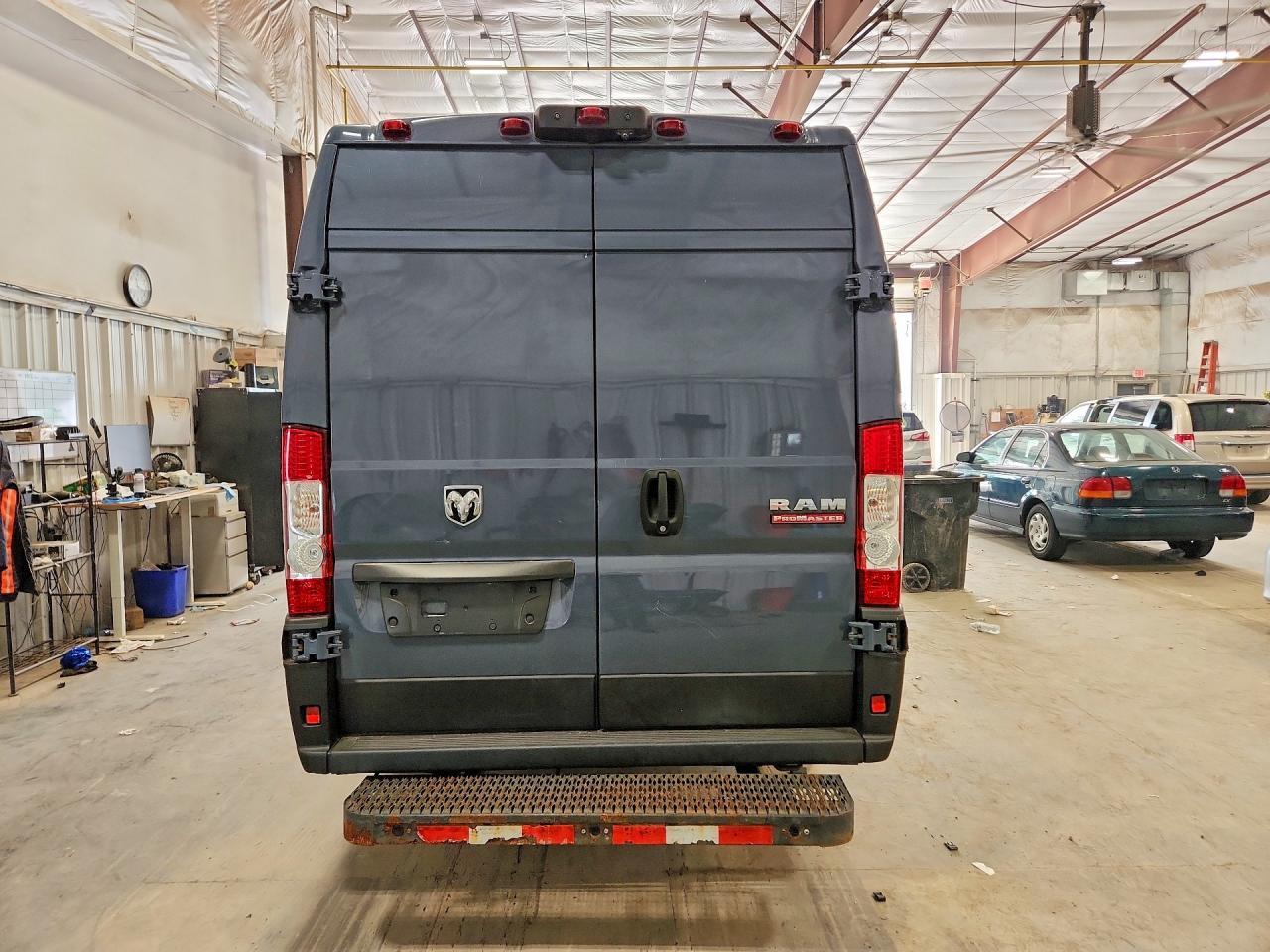2021 Ram Promaster 3500 Delivery Van - Фото 6