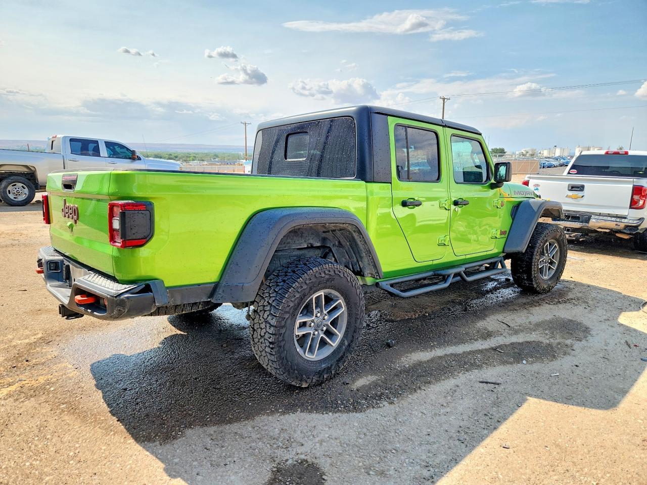 2025 Jeep Gladiator Mojave - Image 3