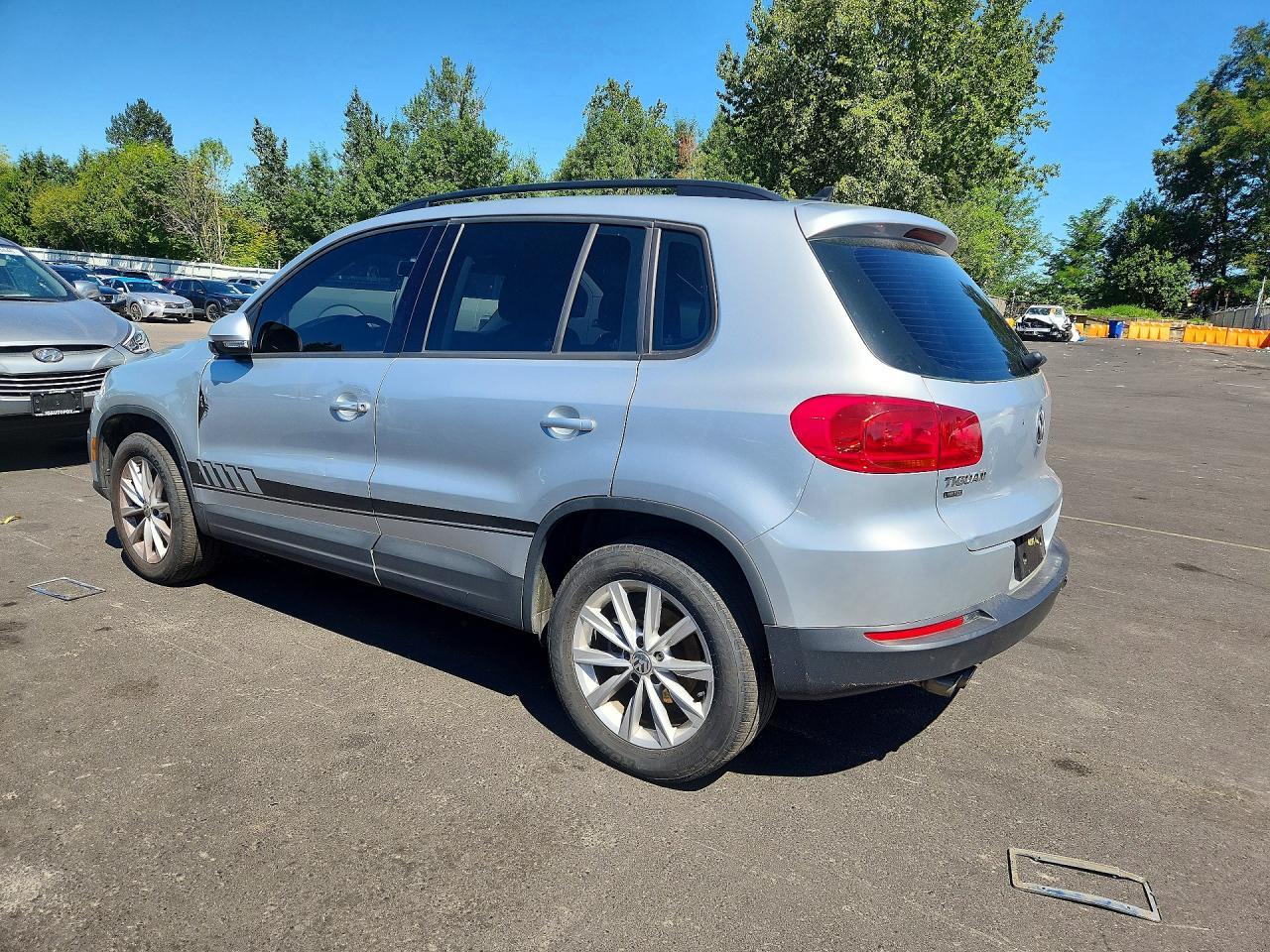 2017 Volkswagen Tiguan S - Image 2